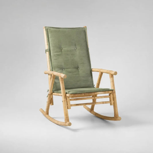 Fauteuil à bascule de jardin en bambou naturel avec coussin en polyester vert olive, 66 × 93 × 105 cm